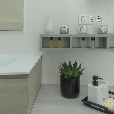 Manaraquattro - With Free Parking And View In Como, Near The Center - Appartamento Côme