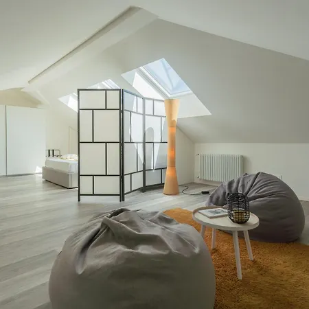Apartment Manaraquattro - With Free Parking And View In Como, Near The Center - *