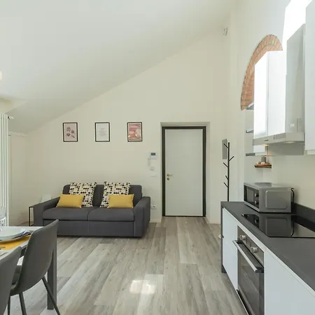 アパート Manaraquattro - With Free Parking And View In Como, Near The Center -