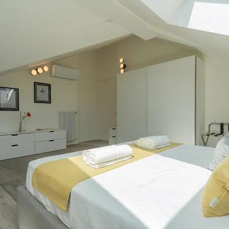 Apartment Manaraquattro - With Free Parking And View In Como, Near The Center - *