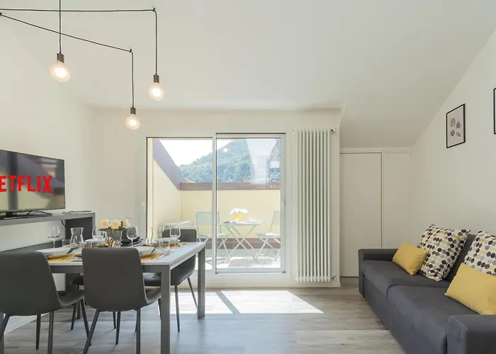 Manaraquattro - With Free Parking And View In Como, Near The Center - Apartamento